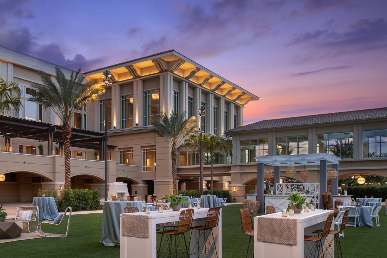 Evening reception on the Mangrove Lawn